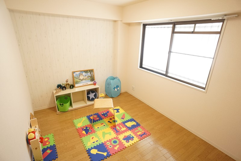 メゾンパレス新大宮のロビー