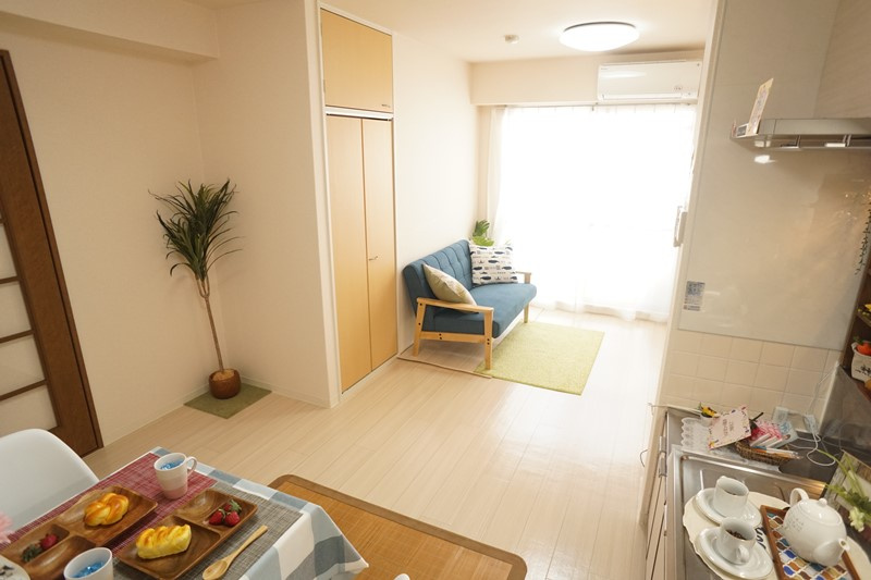 メゾンパレス新大宮のロビー