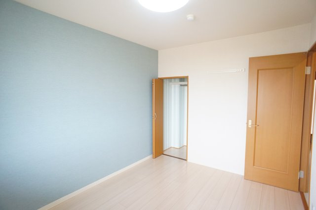 グレースコート恋の窪の玄関