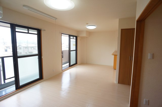 グレースコート恋の窪の居間・リビング