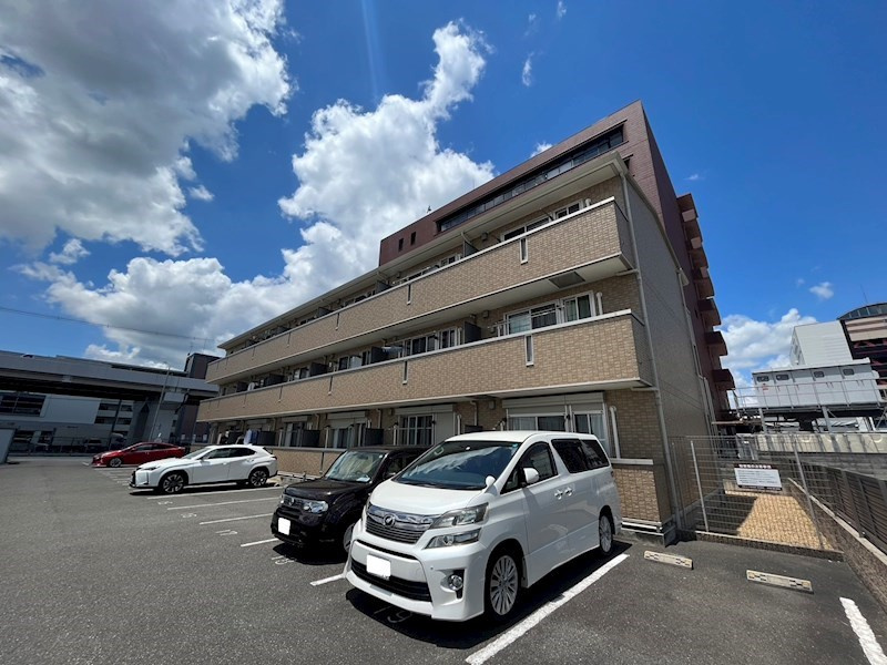 フィオーレ三条の外観