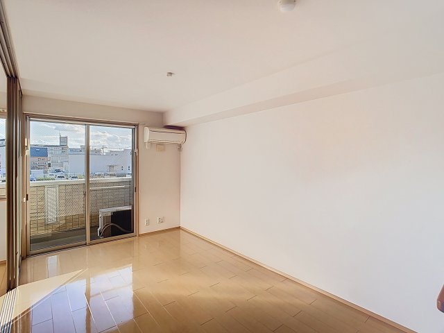 フィオーレ三条の居間・リビング