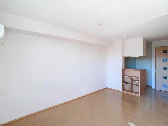 フィオーレ三条の居間・リビング