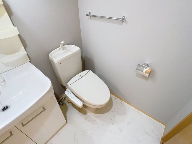 フィオーレ三条のトイレ