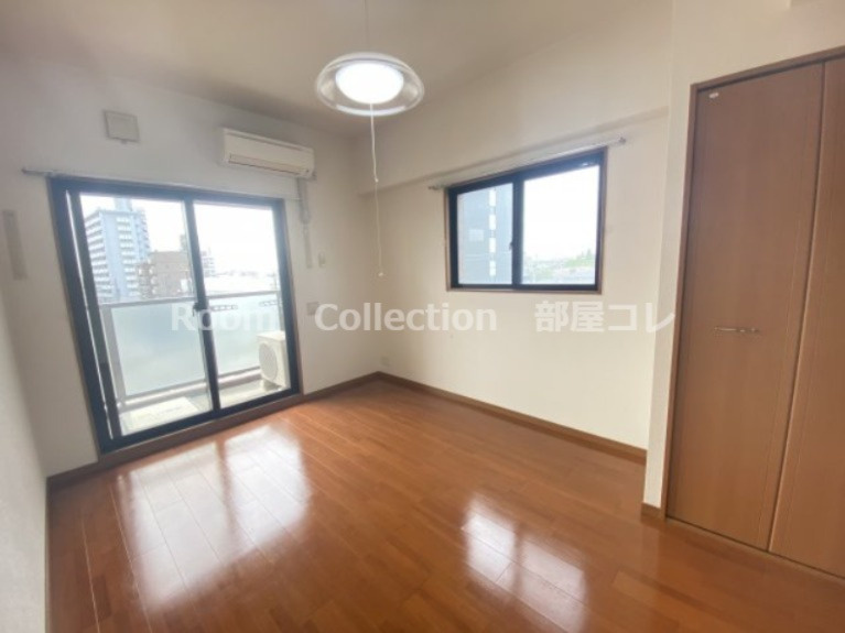 高畑レジデンスの居間・リビング