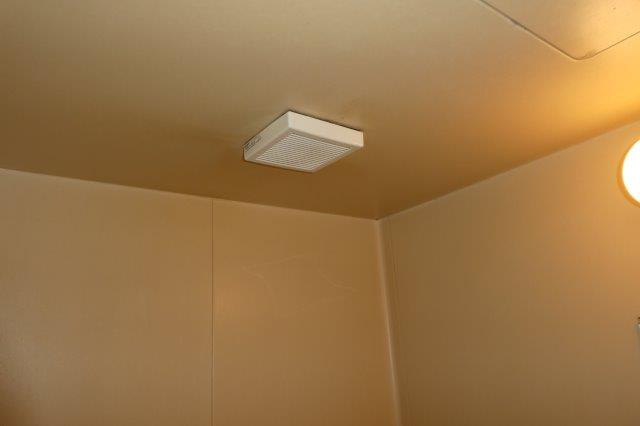 エルディムシャルマンＣの浴室|浴室換気扇