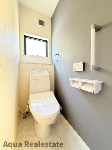 リーブルガーデン高松市香川町第八のトイレ|シンプルで使いやすいトイレです