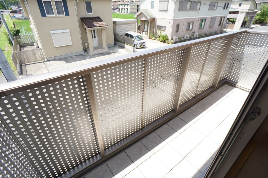 グリーンメゾン菰川Ａ棟のバルコニー