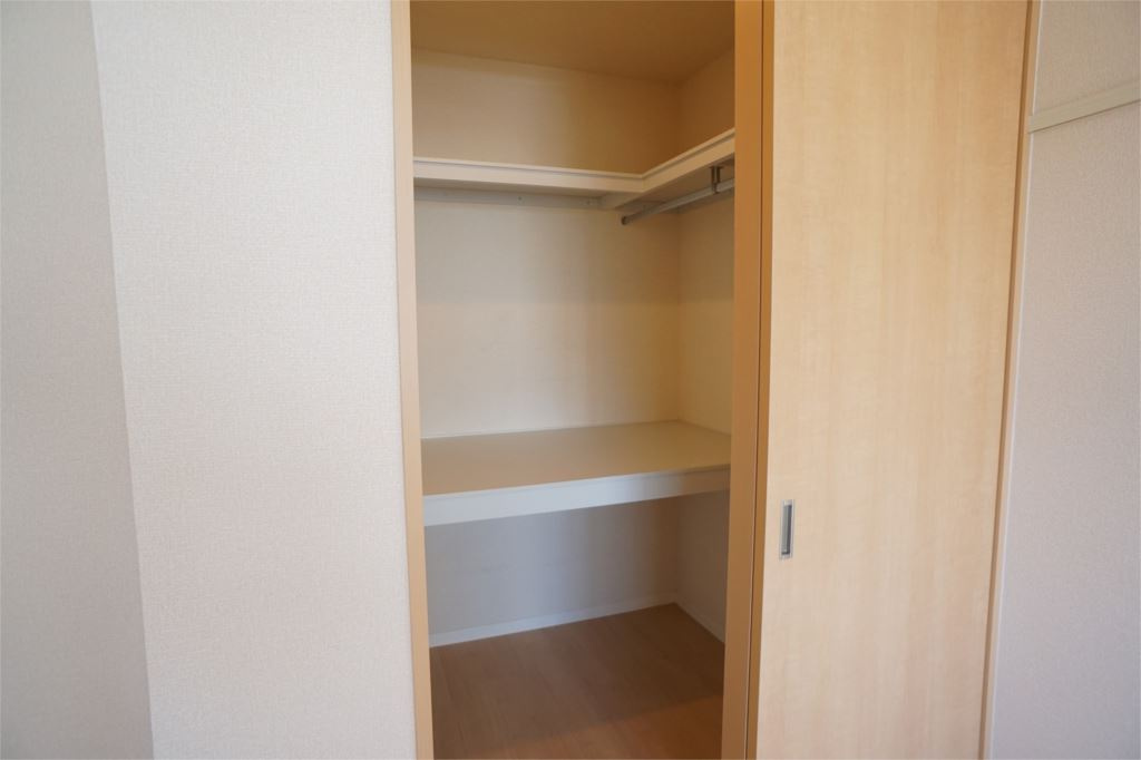 グリーンメゾン菰川Ａ棟の収納