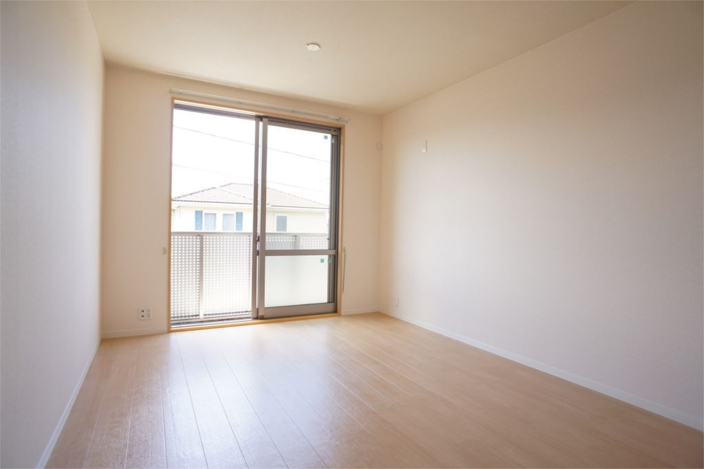 グリーンメゾン菰川Ａ棟の居間・リビング