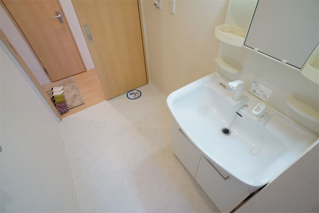 グリーンメゾン菰川Ａ棟の洗面所