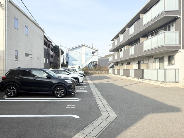 ガナール の駐車場|敷地内の駐車場