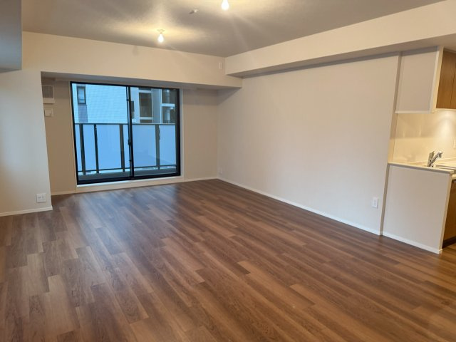 ジオタワー新町の洋室