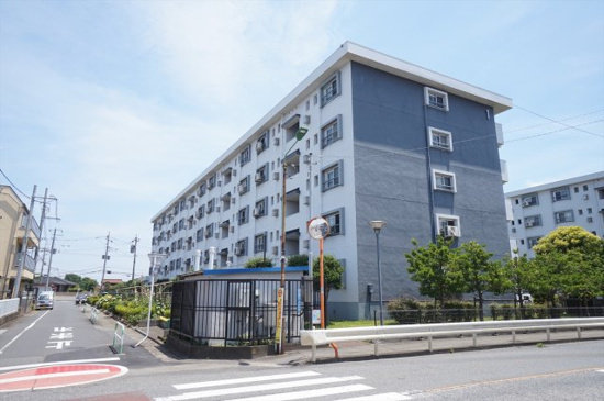 朝霞田島団地1号棟の外観