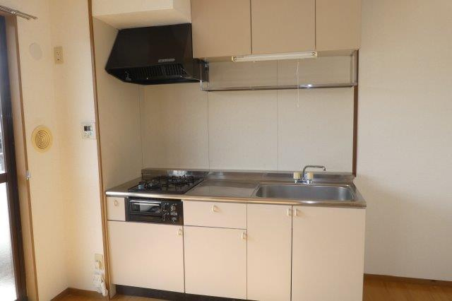 ファインレジデンスＫＮのキッチン|２口ガスコンロ付きシステムキッチン