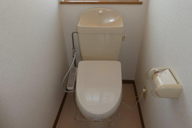 メゾンドソレイユBのトイレ|ウォシュレット