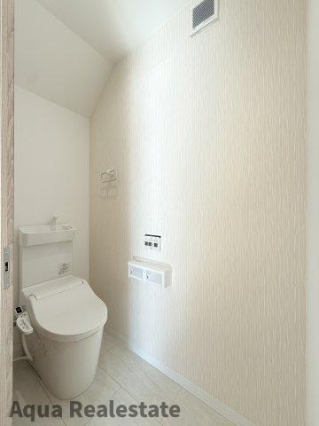 高松市高松町の新築一戸建のトイレ|落ち着いたトイレです