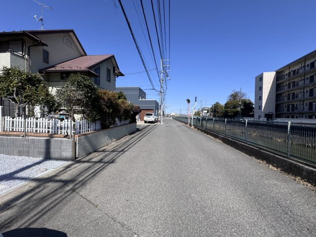 松戸市栄町西１丁目新築戸建【古ヶ崎小学校：5分】の前面道路含む現地写真|東側前面道路