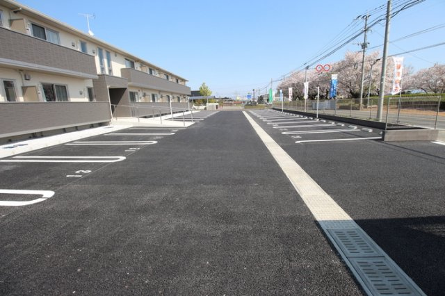 D-ROOM桜雲の駐車場|車をお持ちの方に嬉しい駐車場付きの物件です