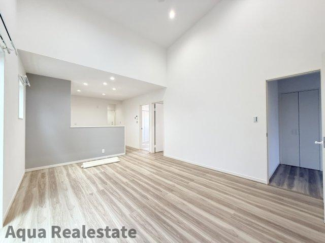 高松市東山崎町の新築一戸建の居間・リビング