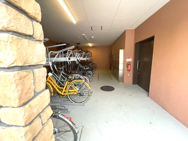 プレジオ都島本通の駐車場