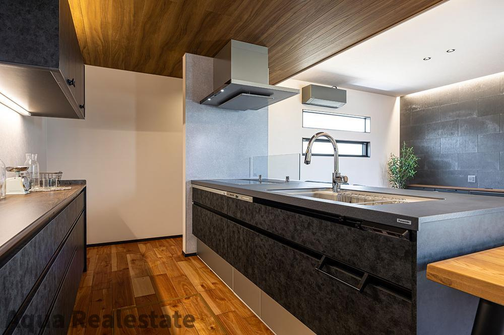 高松市林町の新築一戸建の独立洗面台