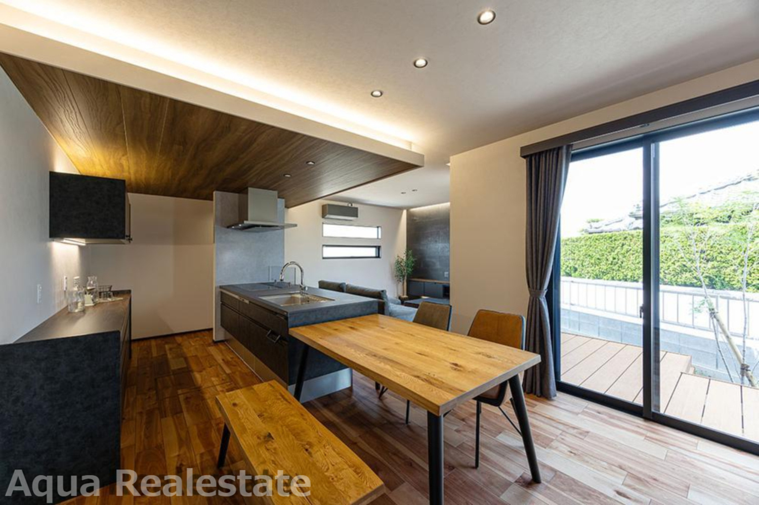 高松市林町の新築一戸建の前面道路含む現地写真