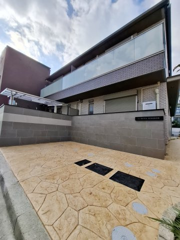 オリビア苦楽園の外観