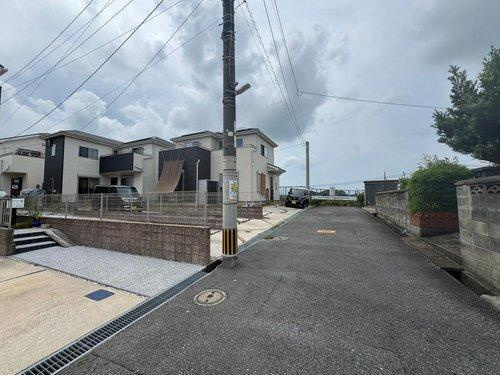 藤原３丁目戸建の前面道路含む現地写真