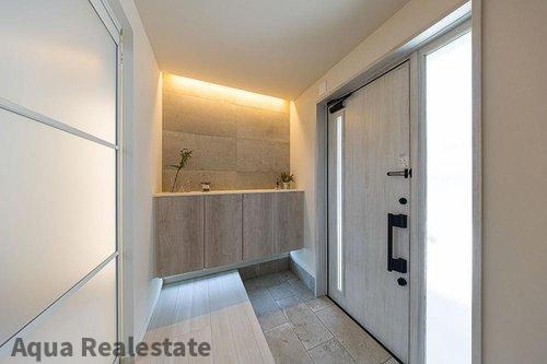 木田郡三木町大字池戸の新築一戸建の玄関