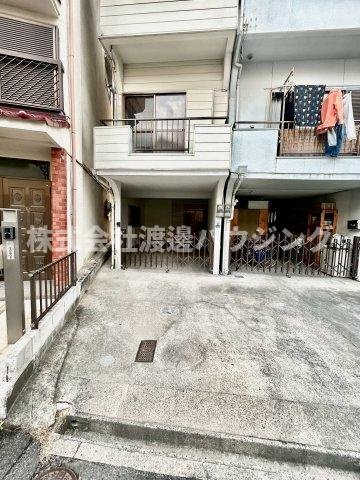 寝屋川市高柳3丁目一戸建のエントランス