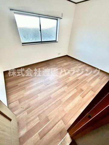 寝屋川市高柳3丁目一戸建の寝室