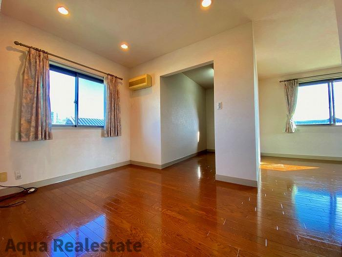 香川県さぬき市大川町　リノベ住宅の寝室|ゆとりの広さです