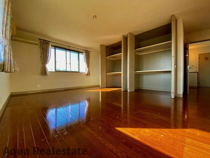 香川県さぬき市大川町　リノベ住宅の内装|明るい室内です