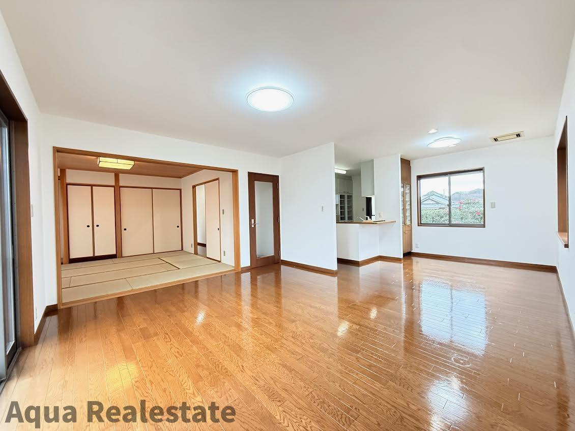 香川県さぬき市大川町　リノベ住宅の居間・リビング|ゆったりとした居間です