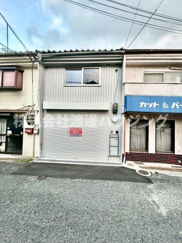 香里園ガレージハウスの外観