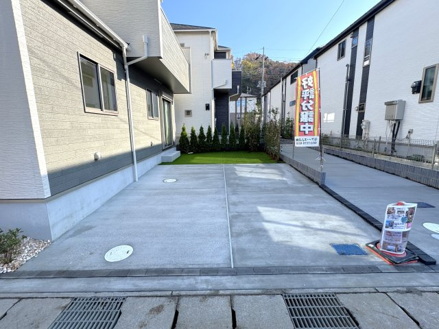 松戸市栗山新築戸建の駐車場|A号棟駐車スペース・並列2台駐車可