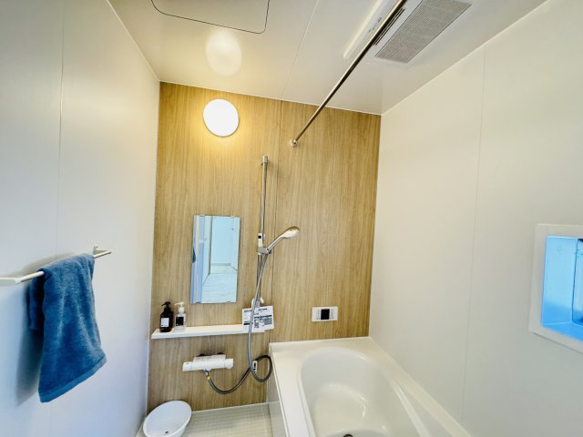 松戸市樋野口新築戸建【中部小学校：10分】の浴室|スライド式シャワーホルダー・手元で水流切り替えシャワーヘッド