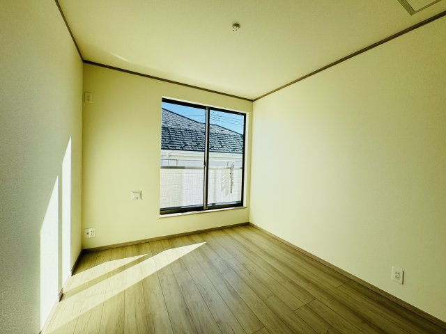 松戸市樋野口新築戸建【中部小学校：10分】の洋室|5帖洋室