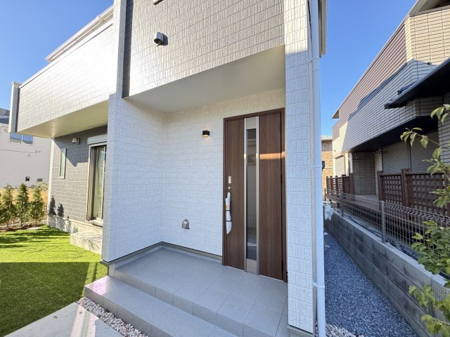 松戸市樋野口新築戸建【中部小学校：10分】のエントランス|エントランス・玄関ポーチ