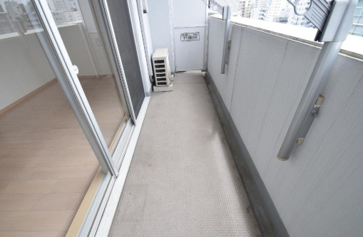 レジディア高岳のバルコニー