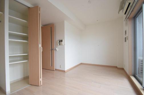 レジディア高岳の居間・リビング