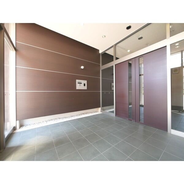 セントレイクセレブ代官町のロビー