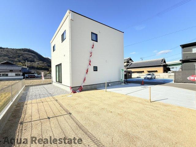 高松市西山崎町の新築一戸建の駐車場|駐車スペースもあります