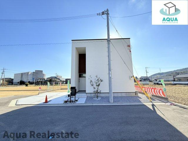 高松市西山崎町の新築一戸建の駐車場|駐車場があります