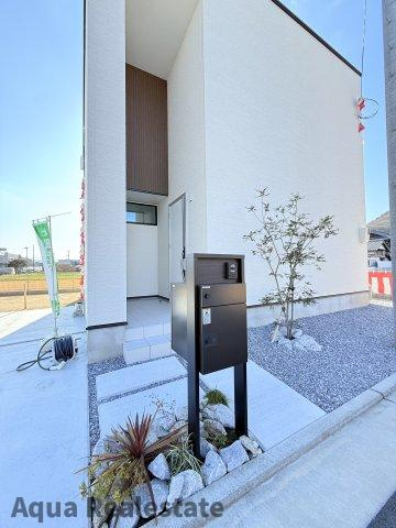 高松市西山崎町の新築一戸建の玄関|きれいな玄関です