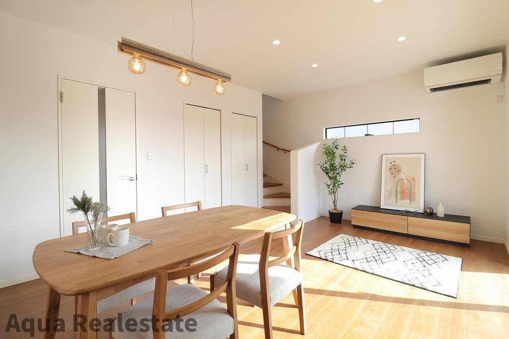 高松市木太町の中古一戸建の居間・リビング