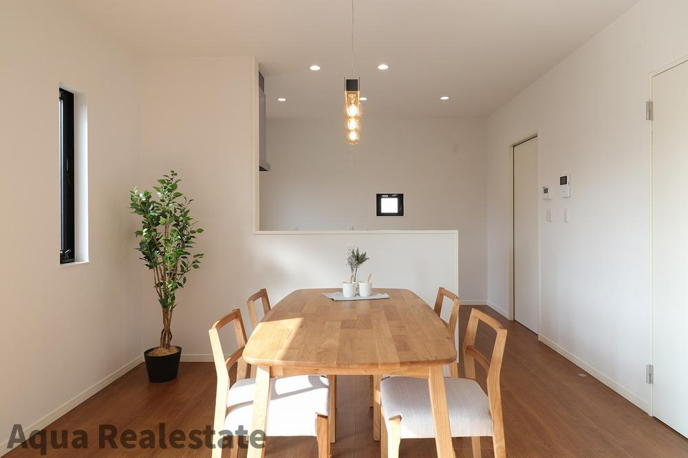 高松市木太町の中古一戸建の居間・リビング