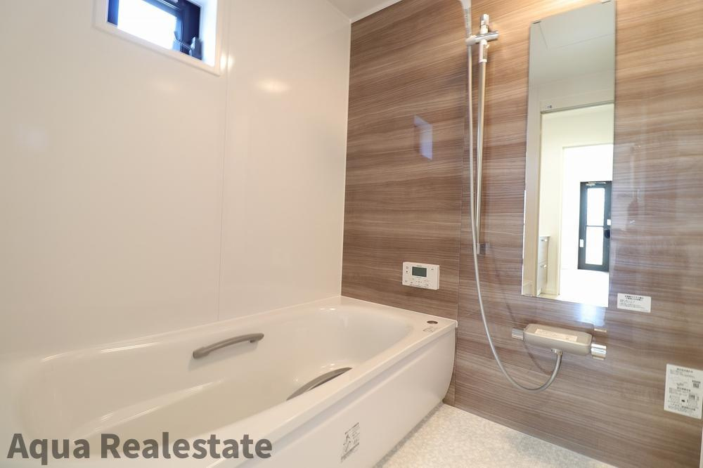 高松市木太町の中古一戸建の浴室