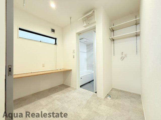 高松市西宝町モデルハウスの脱衣所